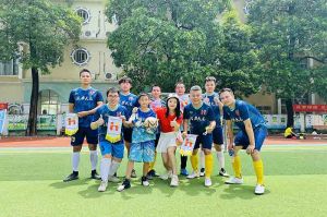 “足”够精彩！半岛bandao（中国）集团“足”梦大龙街首届五人制男子公益足球赛